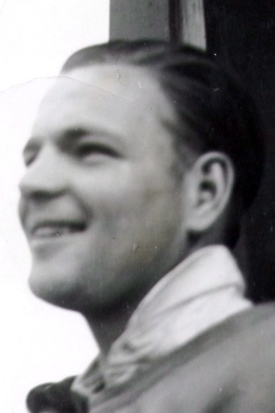 1940 Roy with Majorie in background at Chrystal Lake MI _002